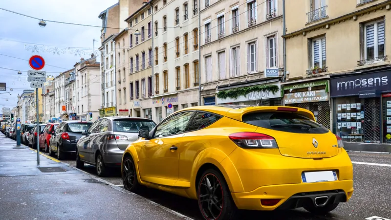 França lança plano de 8 bi de euros em resgate a setor automotivo