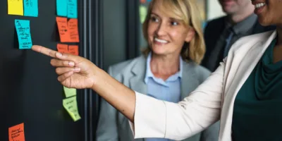 Bancos lançam programa profissional para mulheres universitárias de SP