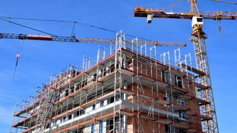 Índice de confiança de construção avança 0,4 ponto em outubro