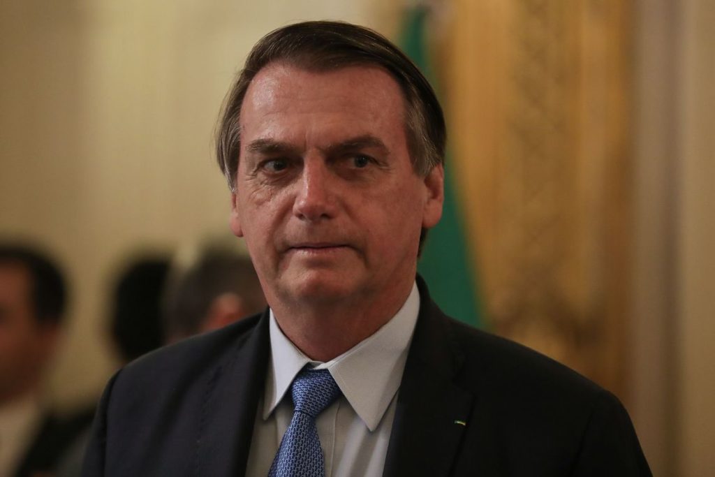 Bolsonaro critica pedido do Podemos contra tarifa no cheque especial