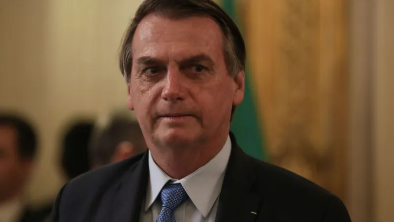 Bolsonaro critica pedido do Podemos contra tarifa no cheque especial