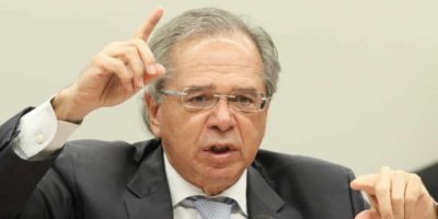 Paulo Guedes classifica atual sistema tributário como ‘manicômio’