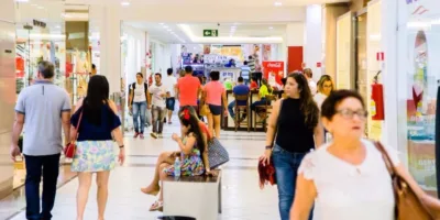 Coronavírus: Confiança do Comércio tem recorde de baixa, diz FGV
