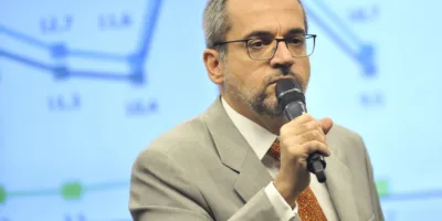 Estácio e Kroton sobem com otimismo do ministro da Educação no setor