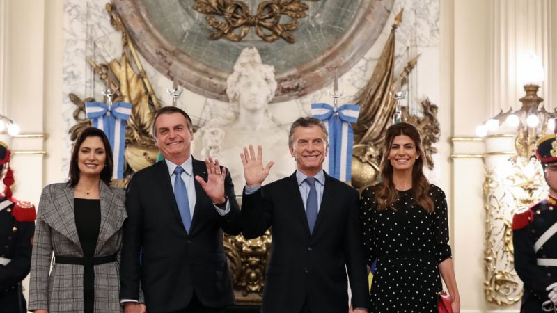 Bolsonaro e Guedes falam sobre criação de moeda única com a Argentina