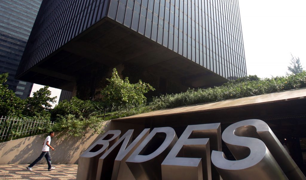 O presidente do BNDES, Gustavo Montezano, comunicou que a transação representa o maior “block trade” da história da América Latina.