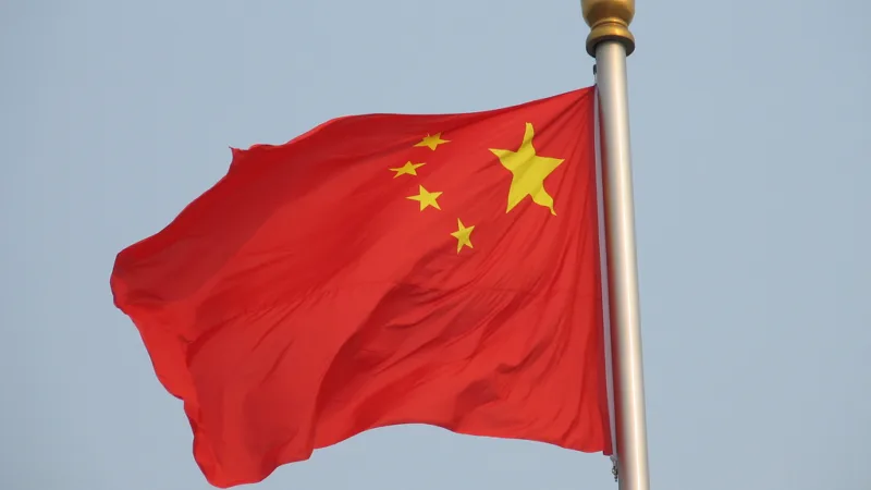 BC da China opta por não acompanhar corte de juros dos EUA e do Brasil