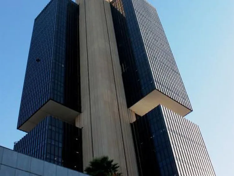 Boletim Focus interrompe sequência de previsão de queda do PIB