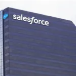 Salesforce lucra mais, mas alerta investidores com crescimento fraco e queda das ações