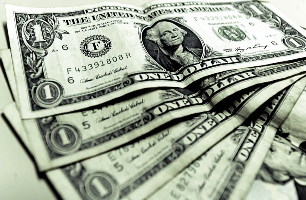 O dólar hoje fechou no maior patamar desde 2 de outubro