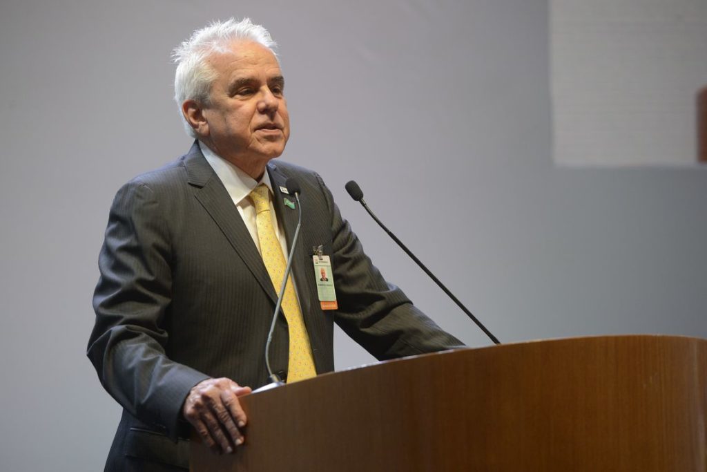 Petrobras venderá escritórios no exterior neste ano, diz Castello Branco
