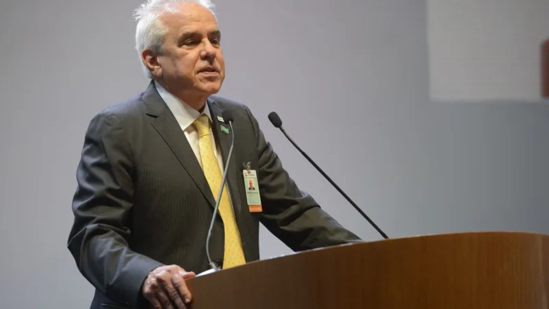 Petrobras venderá escritórios no exterior neste ano, diz Castello Branco