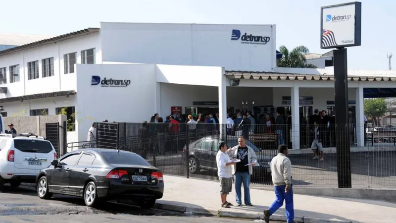 Bolsonaro entrega à Câmara projeto de lei sobre mudanças na CNH