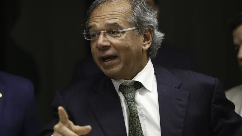 Guedes critica STF em decisão sobre Petrobras e defende desinvestimentos