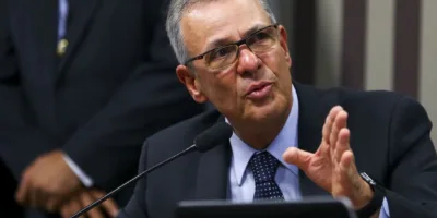 Ministro de Minas e Energia é positivo ao coronavírus, diz Bolsonaro