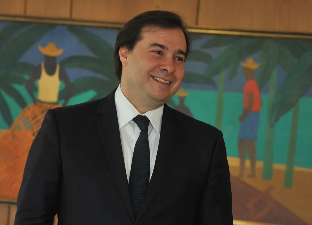 Vamos trabalhar para que a Previdência não seja desidratada, diz Maia
