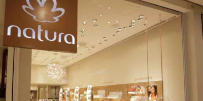 Natura assina contrato aditivo com Avon