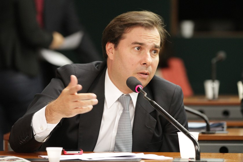 Rodrigo Maia acusa presidente do Banco Central de vazar conversa