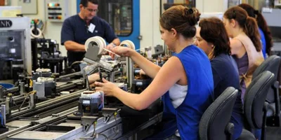 IBGE: Setor de serviços cresceu 0,3% no mês de abril