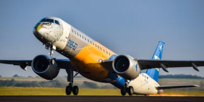 Embraer assina contratos de venda de aviões à Azul e à United Airlines