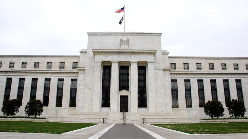 Fed projeta queda de 5% no PIB dos EUA em 2020