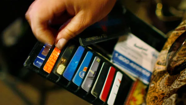 Juros do cartão de crédito rotativo aumentaram para 289% em agosto