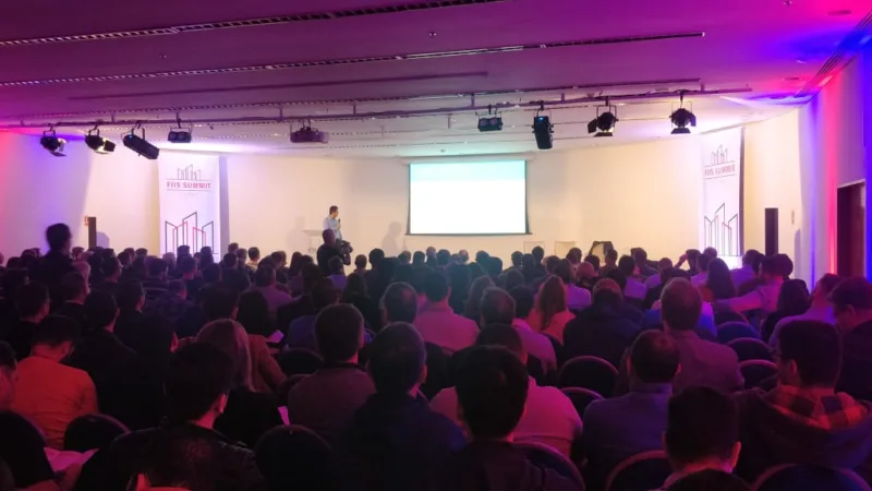 FIIS Summit: começou o maior evento de fundos imobiliários do Brasil