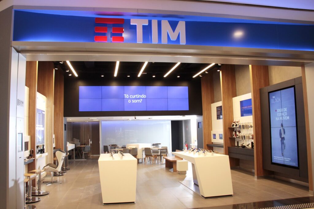 A Itália aprovou uma proposta de rede de banda larga que deverá ser apresentada à companhia controladora da Tim.