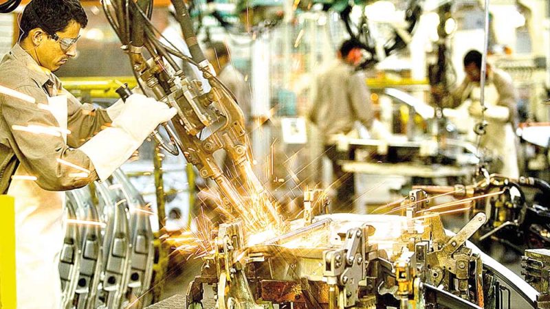 Faturamento real da indústria recua 2,2% em maio, indica CNI