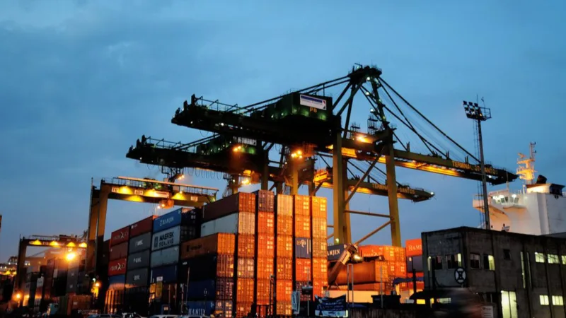 Balança comercial tem superávit de US$ 7,46 bi em junho