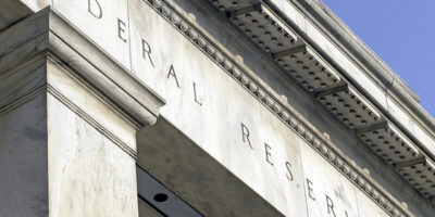 Fed reduz taxa de juros em 0,25 ponto pela primeira vez desde 2008