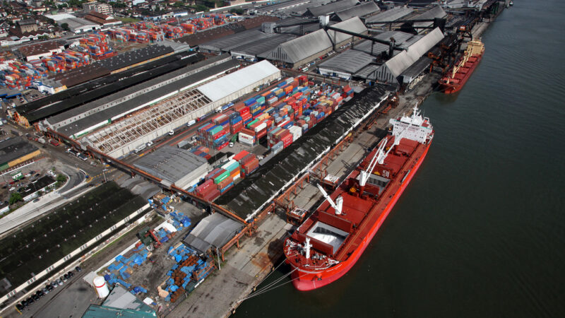 Petrobras inicia o abastecimento dos navios iranianos