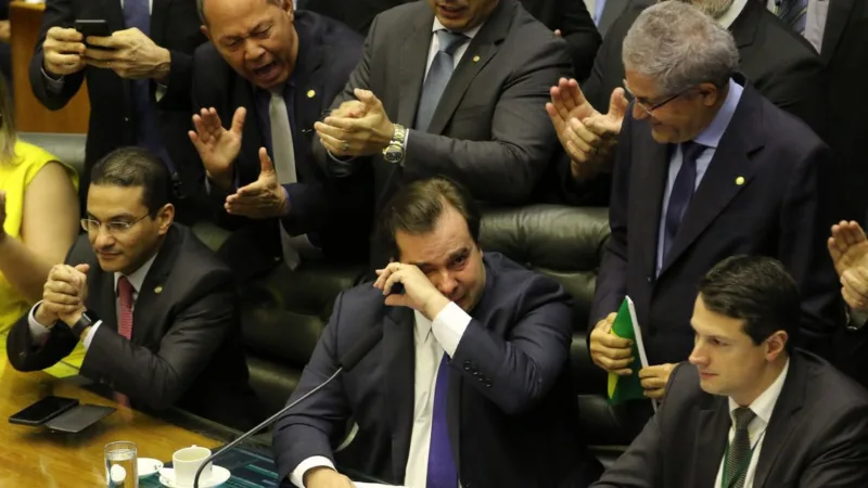 Reforma da Previdência é aprovada com 370 votos favoráveis e 124 contra