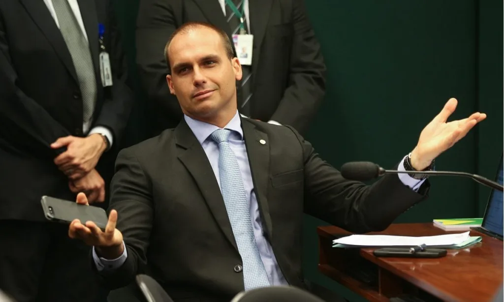 Eduardo Bolsonaro deve ser novo embaixador brasileiro nos EUA, diz site
