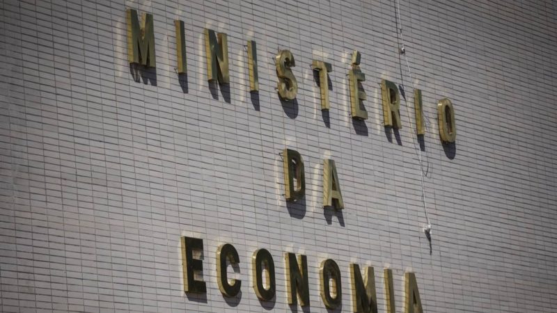 Governo espera um déficit primário de R$ 861 bi em 2020