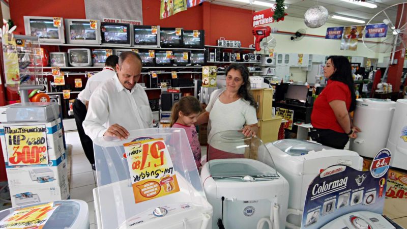 Consumo pode impulsionar crescimento do PIB brasileiro, diz Moody’s