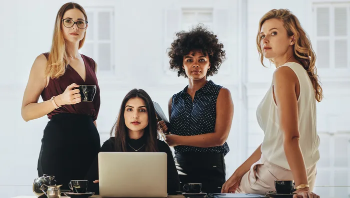 Mulheres na Bolsa: confira 3 ações de empresas lideradas por brasileiras