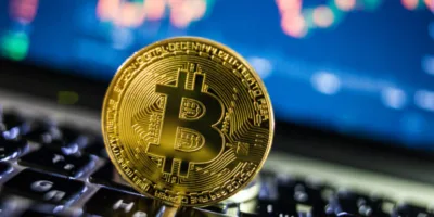 Após atividades suspensas, “Rei do Bitcoin” admite problemas de liquidez