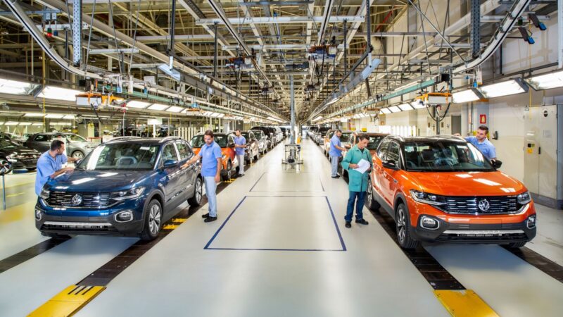 Anfavea reduz previsão para produção de veículos em 2019