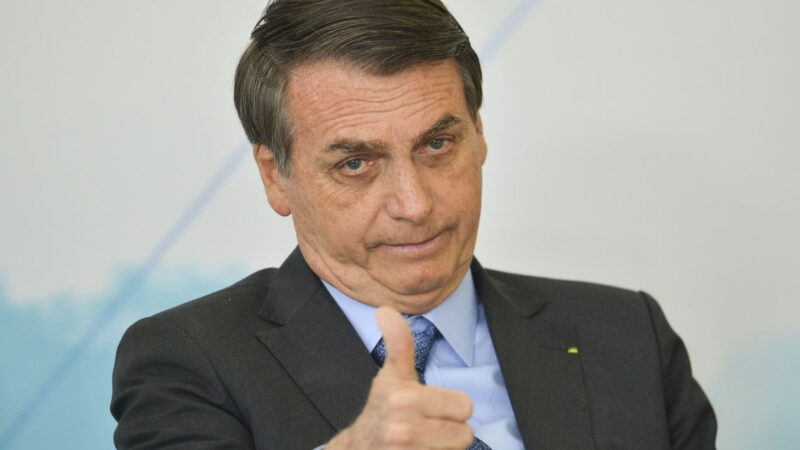 Salário mínimo pode ser reajustado pela inflação, diz Bolsonaro