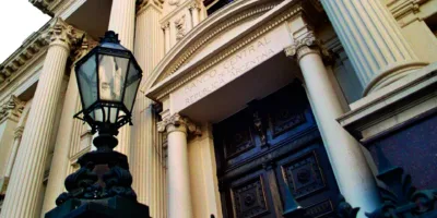 Bancos da Argentina venderão dólar para tentar estabilizar o câmbio
