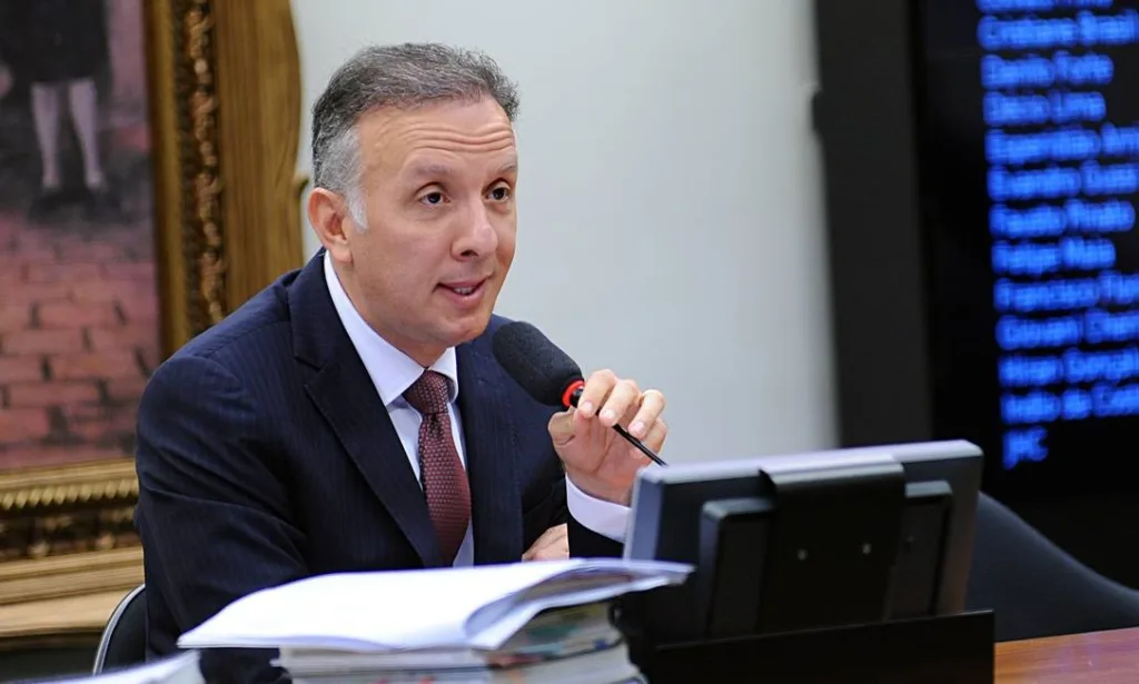 Reforma tributária deve ser aprovada até junho, diz relator