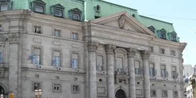 População argentina saca mais de US$ 700 milhões em dois dias