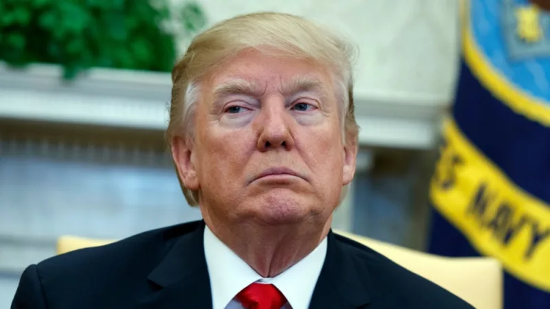 Trump afirma que dólar forte prejudica indústria e ataca Fed novamente