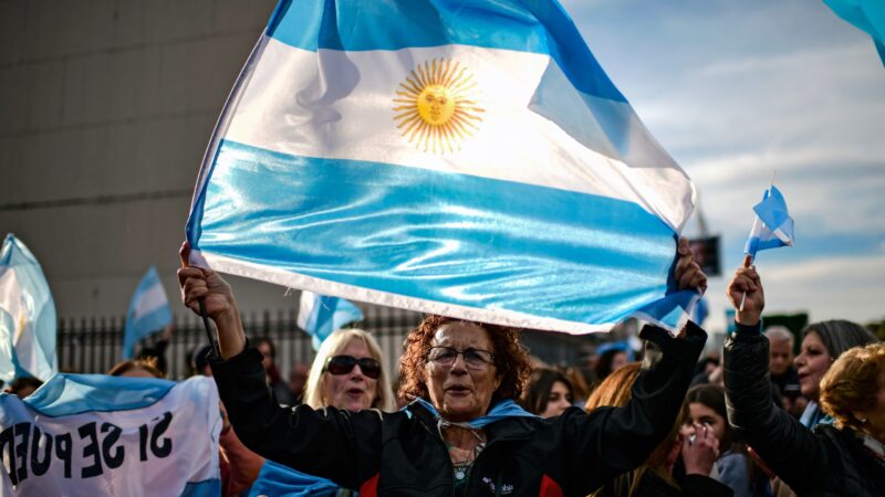 Coronavírus: Argentina decreta quarentena total no país
