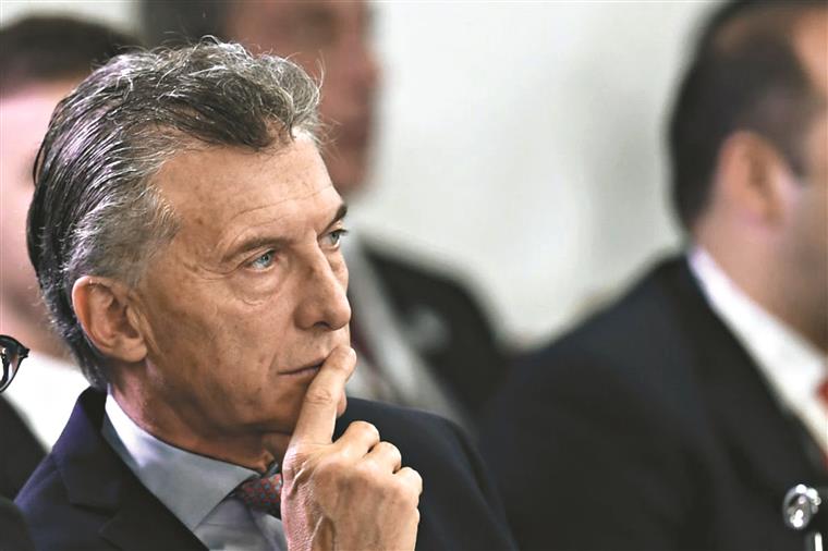 Macri anula congelamento de preços dos combustíveis na Argentina