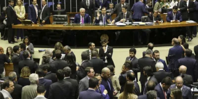 Coronavírus: Projeto de Lei propõe limite do juros do cartão de crédito