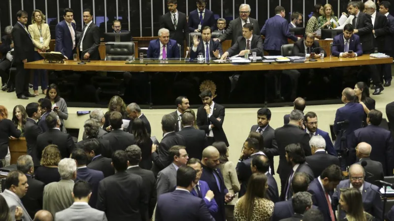 Reforma tributária pode incluir desoneração da folha de pagamento