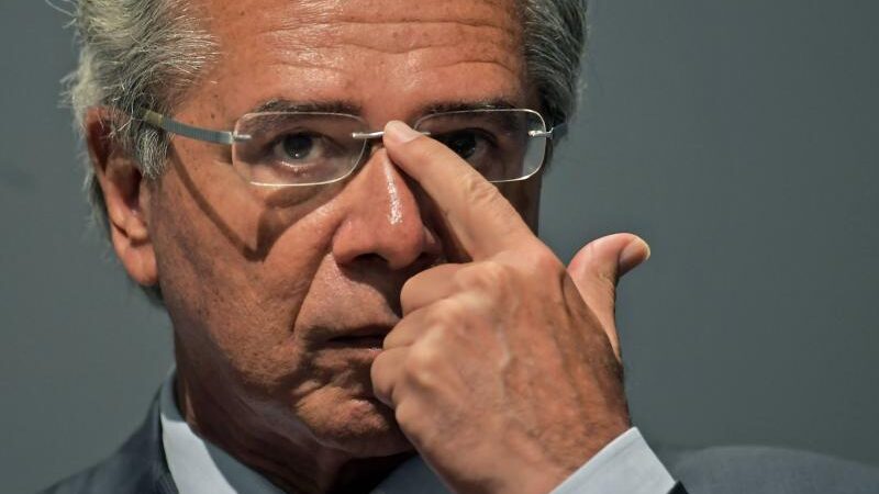 Renda Brasil pode tirar dinheiro do “andar de cima”, segundo Guedes