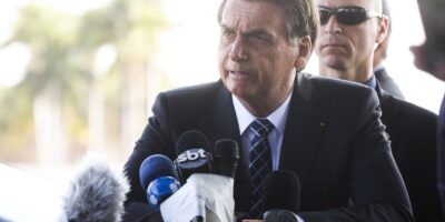 Coronavoucher: Bolsonaro volta a criticar permanência do auxílio